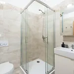 Elegant 4-guest Retreat Near Old Town Appartement