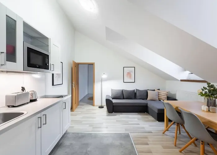 Appartamento Elegant 4-guest Retreat Near Old Town
